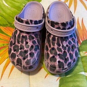 Girls platform crocs